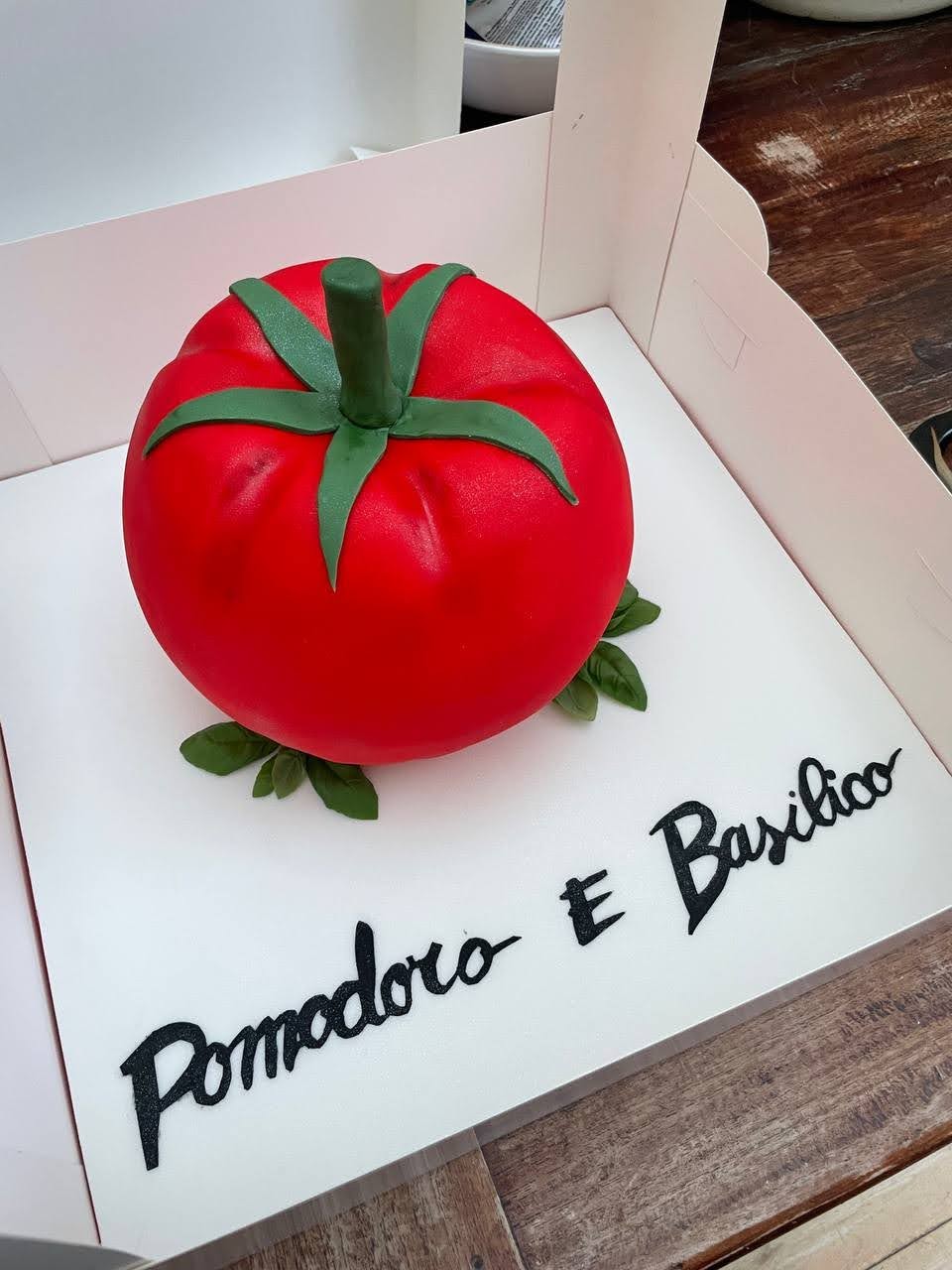 Pomodoro e Basilico, Tomato Cake